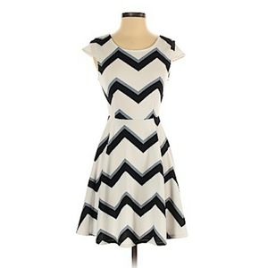 NWOT Suzy Shier Causal Dress